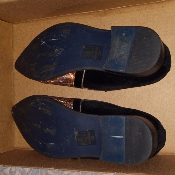 Stunner Gold Shoes - Picture 6 of 6